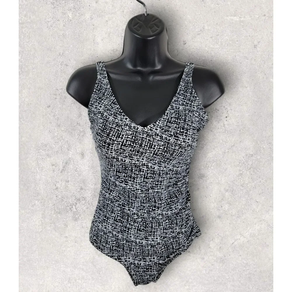 Speedo Women's Size 8 Side Shirred One‎ Piece Swimsuit Black & White